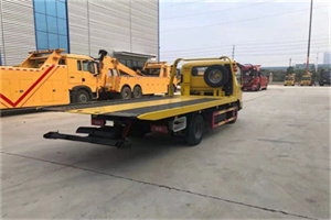 内乡非事故拖车