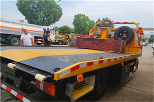 内乡附近拖车电话号码服务